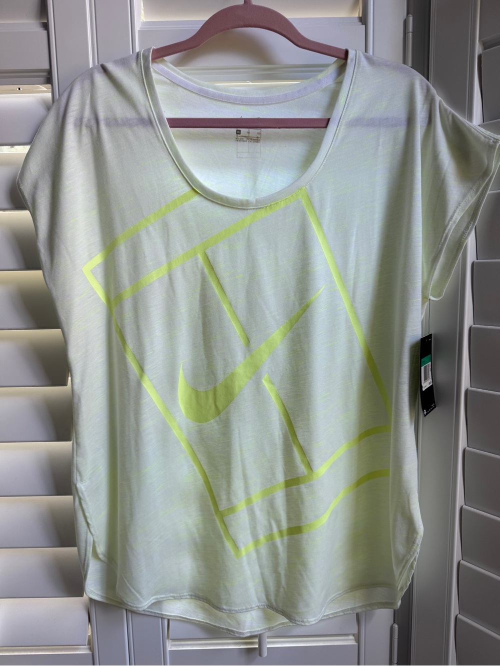 Nike Tennis 728852-101 Women's top size XL. NWT!